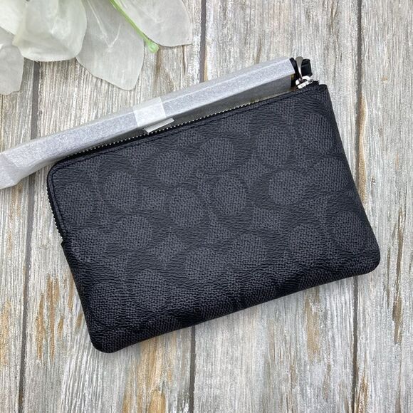 Corner Zip Wristlet In Signature Canvas With Halloween Black Cat Graphic Wallet - Picture 4 of 13